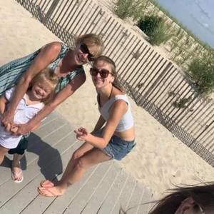 Meet your Posher, Lorie